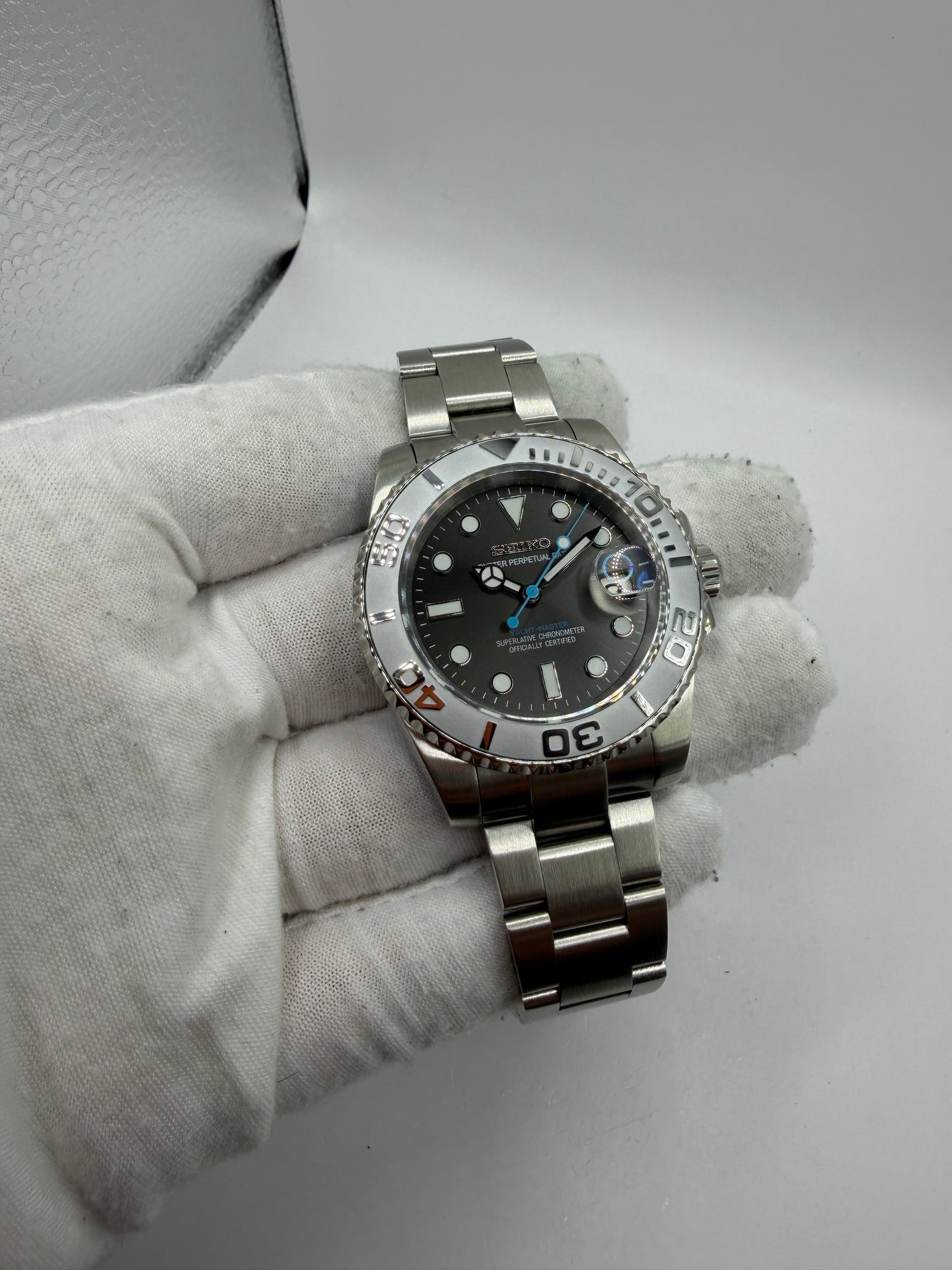 MOD Yacht-Master Platinium